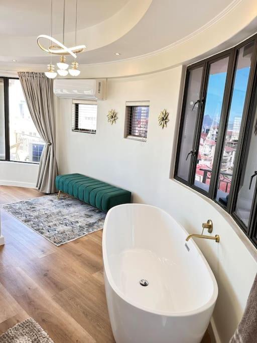 30% Off Designer Penthouse - Backup Power - Apartment
