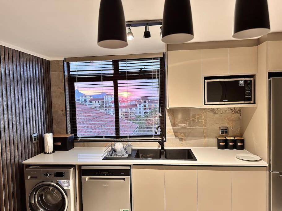 30% Off Designer Penthouse - Backup Power - Apartment