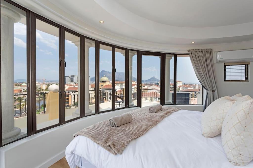 30% Off Designer Penthouse - Backup Power - * Cape Town