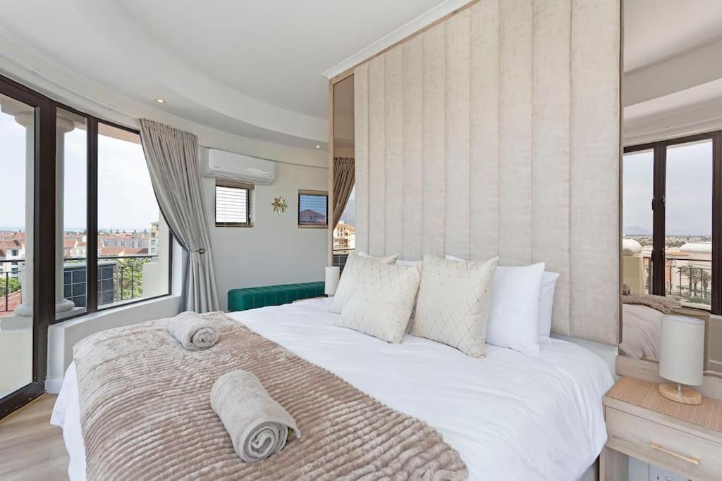 Apartment 30% Off Designer Penthouse - Backup Power -