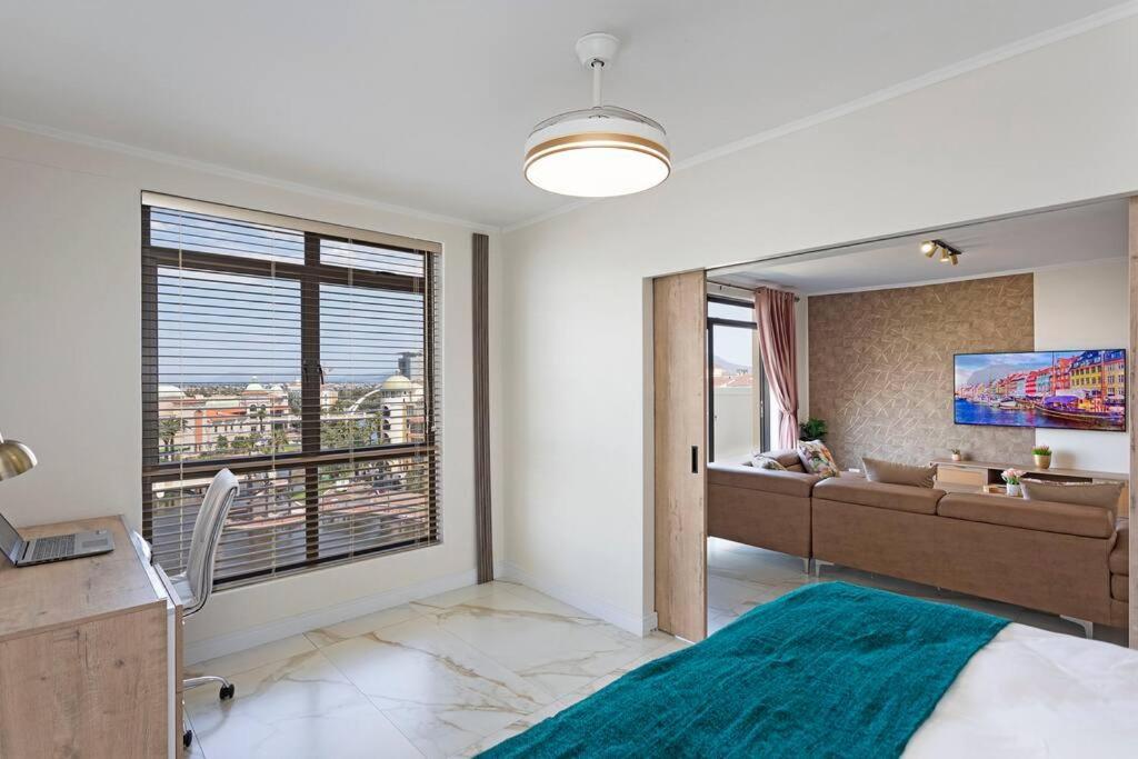 30% Off Designer Penthouse - Backup Power - Cape Town